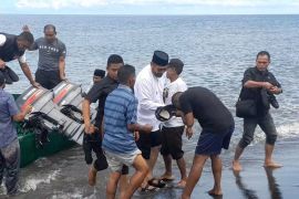 Kunjungi warga Makian, Bupati Halsel prioritaskan pembangunan pulau terluar
