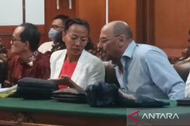 Putri Indonesia Persahabatan 2002 hadapi tuntutan piutang