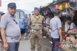 PJ Wali Kota Ambon pantau harga kebutuhan pokok di Pasar Mardika