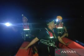 Pencarian pria paruh baya diduga hilang saat mencari udang