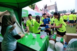 Produsen mi sehat Jatim bagikan 3.500 porsi gratis di "Green Force Run 2024"