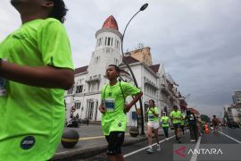 3.500 pelari jelajah Kota Surabaya saat "Green Force Run 2024"