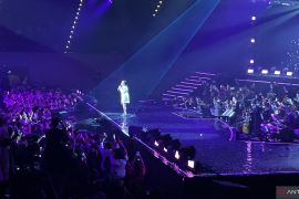 Suksesnya Ruth Sahanaya pada "Konser 40 Tahun Simfoni Dari Hati"