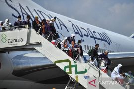 Ada ancaman bom, penumpang dan kru pesawat Saudia Airlines dievakuasi