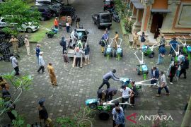 Bupati Bangli serahkan traktor tangan ke 20 kelompok tani