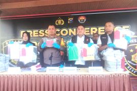 Polres Dumai tahan dua tersangka korupsi APBD 2013 rugikan negara Rp987 juta