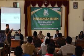 Kejari Kulon Progo melaksanakan penerangan hukum PTSL di Karangsewu