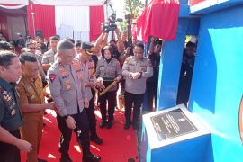 Kapolda Jatim serahkan bantuan sumur bor di Kabupaten Ponorogo