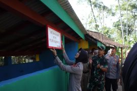 Polres Kulon Progo gelar baksos pembangunan instalasi air bersih di Palem