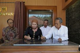 Prof. Sudharto resmikan Museum Universitas Semarang