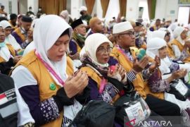 Sebanyak 324 haji dari Kloter 01 Kaltim  tiba di Balikpapan
