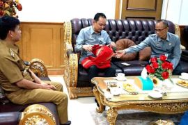 Kemenkumham Sulbar fasilitasi Pemkab Mamasa sertifikasi KI "Kain Sambu"