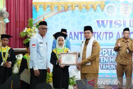 Bupati HST kukuhkan 280 santri TK-TP Al Quran XXXVI