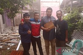 Perseroda Migas Kota Bekasi perbaiki rumah tidak layak huni dan saluran air