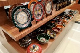 Pelaku UMKM di Mataram diberi pelatihan pembuatan kerajinan cukli