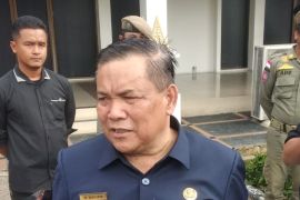 Penjabat Gubernur Riau SF Hariyanto minta masyarakat jauhi judi online