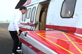 Presiden Jokowi kunjungi Barito Timur Kalteng naik helikopter Super Puma