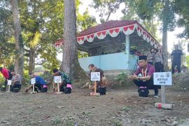 Jajaran Polres Lombok Tengah tanam ribuan bibit pohon di wisata Aik Bukak