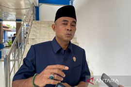 Pimpinan Dewan Kota Bengkulu 2024-2029 terima mobil dinas baru