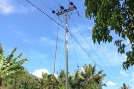 PLN hadirkan jaringan listrik pada tiga desa di Alor