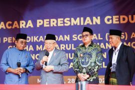 Pj Gubernur Jatim sebut ponpes berperan besar dalam dunia pendidikan