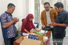 Calon anggota DPRD Situbondo terpilih tes urine sebelum dilantik