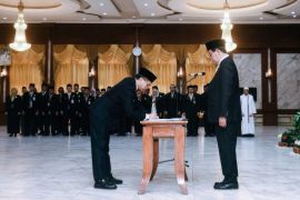 Gubernur Kalsel lantik sembilan Pejabat Tinggi Pratama