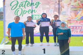Jawa Tengah menyodok ke puncak klasemen perolehan medali di Jateng Open
