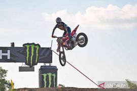 Pembalap Spanyol Jorge Prado juarai MXGP Lombok 2024 seri ke-11