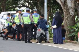 Tak pakai helm, puluhan pengendara motor di Ternate ditilang