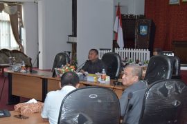 DPRD HSS rapat gabungan komisi bersama eksekutif bahas raperda APBD 2023