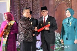 Angka stunting turun tinggal 2,4 persen, OKU diganjar Dharma Karya Kencana