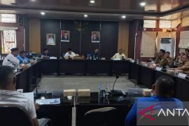 DPRD Babel audiensi bersama nelayan terkait persoalan alur muara Jelitik