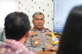 Kapolda tarik ajudan Bupati  Halmahera Barat pukul warga