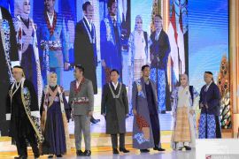 Pemkab Bekasi padukan Batik dan pakian bernuansa Korea di peragaan wastra Jabar