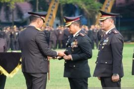 Polhukam Kalsel kemarin, Pin emas Kapolri hingga Polda Kalsel diminta kawal pilkada