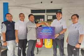 Jasa Raharja serahkan bantuan ke Mentawai Fast sebagai bentuk TJSL