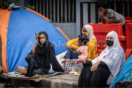 Pengungsi luar negeri dirikan tenda di Jakarta Page 1 Small