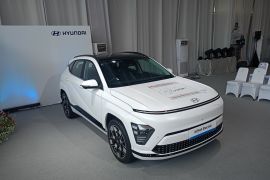 Jokowi signs first locally made electric vehicle in Indonesia