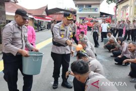 Kapolres Padangsidimpuan berikan pesan kepada 10 personel