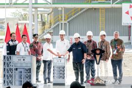 Erick dan Bahlil mengaku edih menyaksikan Jokowi pamitan ke rakyat di pasar