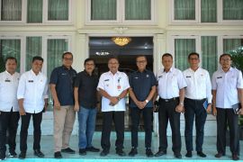 Pemkot Payakumbuh dan Semen Padang bahas sampah kota