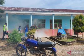 Polres OKU "serang" sarang nyamuk penyebar DBD