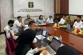 Kemenkumham Sulbar harmonisasi enam ranperda DPRD Mamuju Tengah