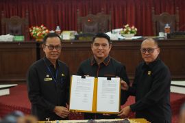 Seluruh fraksi DPRD HSS setujui raperda pertanggungjawaban APBD 2023