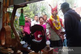 Menparekraf: Festival bunga dan buah  di Karo terbaik tingkat nasional