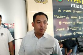 Mantan manajer artis Fuji serahkan diri ke Polres Jakbar