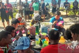 KM Artamoro 2 tenggelam, 15 awak selamat dan satu meninggal