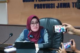 Pemprov Jateng larang sekolah negeri arahkan pembelian seragam