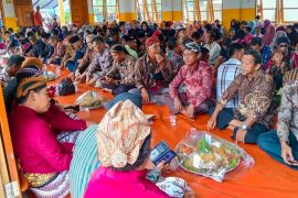 Satu suro di Desa Tapau Natuna disambut dengan pegelaran budaya